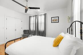 2-Bedroom East Austin Condo-Free Parking