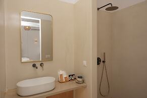 Adyton Luxury Suites & Pools Mykonos