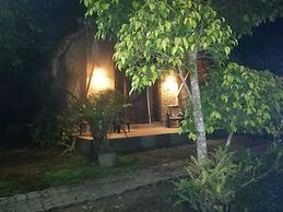 Gagees Lake View Cabana
