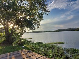 Gagees Lake View Cabana