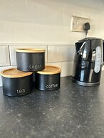 NEW 4 Double Bedrooms Large House