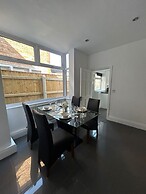 NEW 4 Double Bedrooms Large House