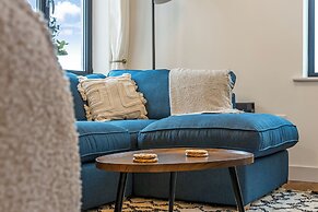 Central 1BD Free Underground Parking