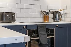 Central 1BD Free Underground Parking