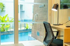 Romantic Beach Bar Fine Dining Swim c109