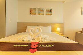 Romantic Beach Bar Fine Dining Swim c109