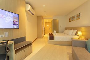 Romantic Beach Bar Fine Dining Swim c109