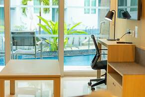 Romantic Beach Bar Fine Dining Swim c109