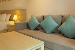 Romantic Beach Bar Fine Dining Swim c109