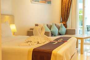 Romantic Beach Bar Fine Dining Swim c109