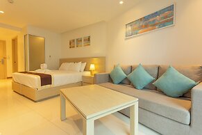 Romantic Beach Bar Fine Dining Swim c109