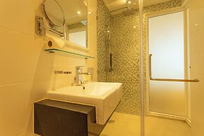 Romantic Beach Bar Fine Dining Swim c109