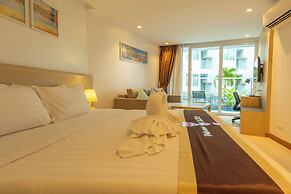 Romantic Beach Bar Fine Dining Swim c109