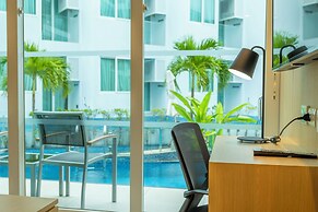 Romantic Beach Bar Fine Dining Swim c109