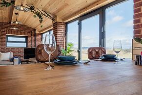 Brick Barn - Luxury Barn by River Avon