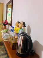 Lake Front Cottage & Restaurent