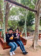 Lake Front Cottage & Restaurent