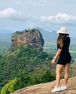 Lake Front Cottage & Restaurent