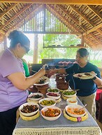 Lake Front Cottage & Restaurent