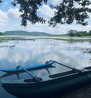 Lake Front Cottage & Restaurent