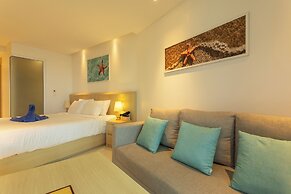 Sea View Beach Bar Beach Front c114