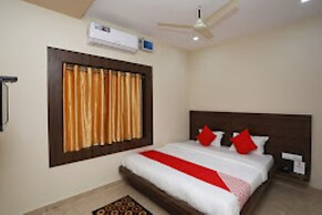 Goroomgo Sea Queen Puri