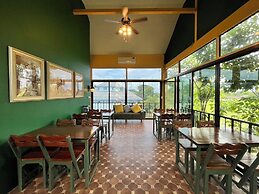 Mana An lake hill resort