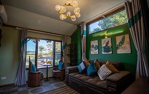 Mana An lake hill resort