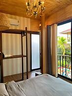 Mana An lake hill resort