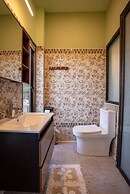 Mana An lake hill resort