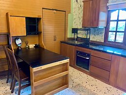 Mana An lake hill resort