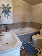 Mana An lake hill resort