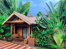 Mana An lake hill resort