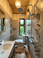 Mana An lake hill resort