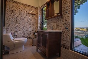 Mana An lake hill resort