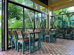 Mana An lake hill resort