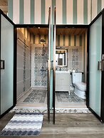 Mana An lake hill resort