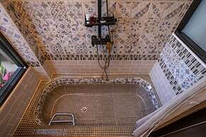 Mana An lake hill resort