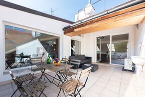 Stylish apartment with terrace in center Prague