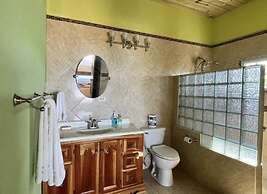 Indigo Beach Villa - Black River