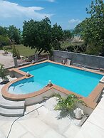 Indigo Beach Villa - Black River