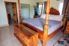 Indigo Beach Villa - Black River