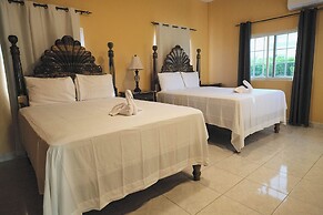 Indigo Beach Villa - Black River