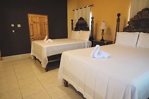 Indigo Beach Villa - Black River