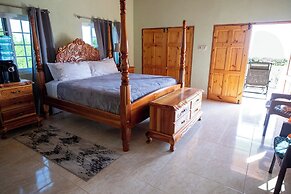 Indigo Beach Villa - Black River