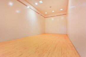 Community Pool Access: Chic Palm Springs Condo