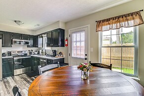 Inviting Bowling Green Escape w/ Smart Tvs!