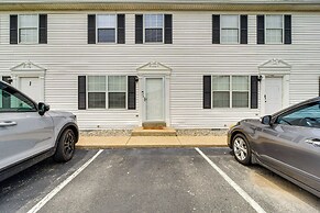 Inviting Bowling Green Escape w/ Smart Tvs!