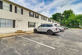 Inviting Bowling Green Escape w/ Smart Tvs!