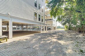 Biloxi Condo w/ Community Pool ~ Half-mi to Beach!